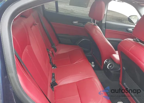 2021 Alfa Romeo Giulia Awd z USA, uszkodzony, nr VIN ZARFANAN1M7642888